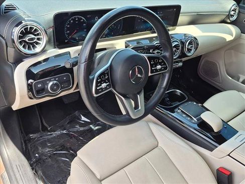 Used 2021 Mercedes-Benz CLA 250 image 10