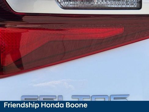 Used 2022 Kia Seltos LX AWD/4WD image 12