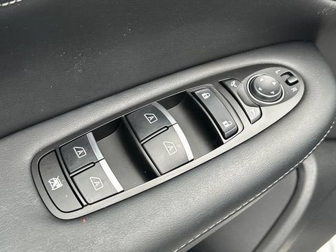 Used 2025 INFINITI QX55 Essential AWD/4WD image 16