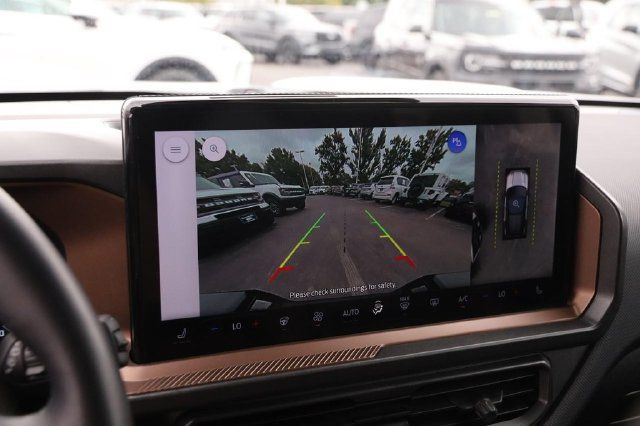 Used 2025 Ford Bronco Sport Outer Banks w/ Outer Banks Tech Package+ AWD/4WD image 16