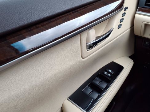 Used 2017 Lexus ES 350 w/ Luxury Package FWD image 11