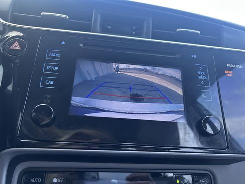 Used 2017 Toyota Corolla LE image 14