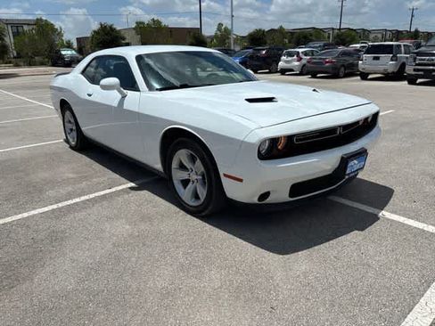 Used 2023 Dodge Challenger SXT RWD image 7
