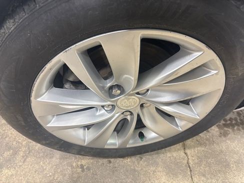 Used 2014 Buick Regal image 6