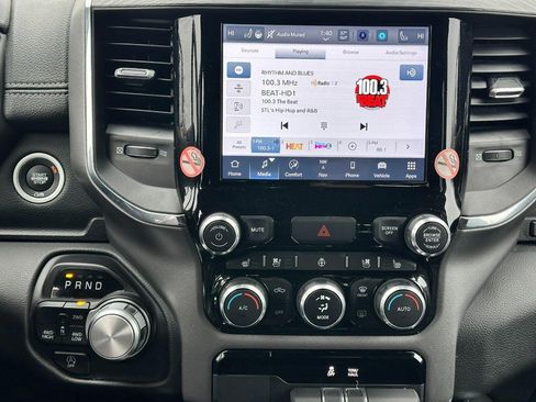 Used 2024 RAM 1500 Laramie image 13