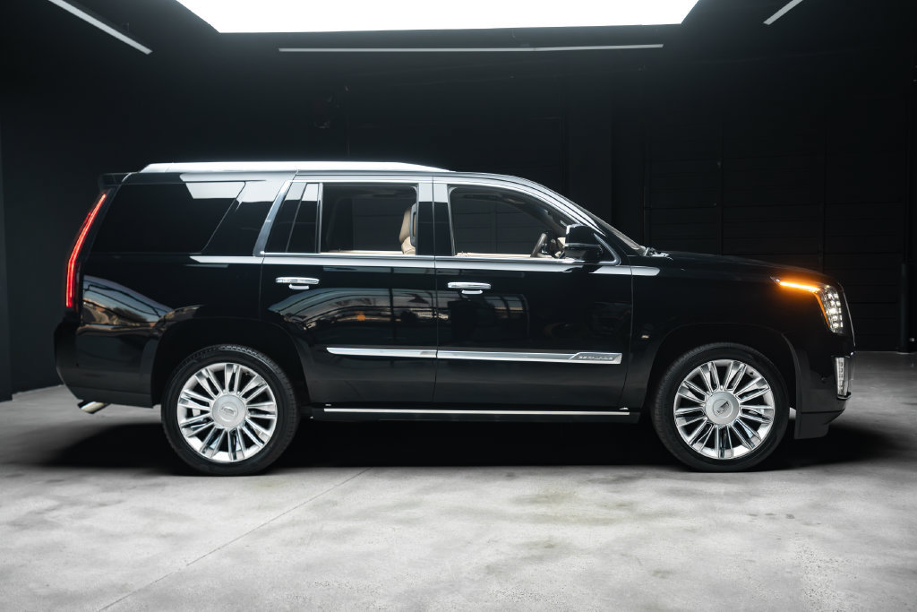 Used 2020 Cadillac Escalade Platinum AWD/4WD image 9