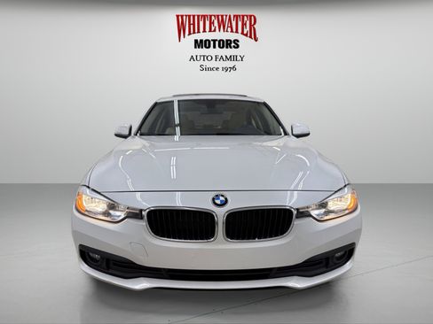 Used 2017 BMW 320i xDrive Sedan image 6