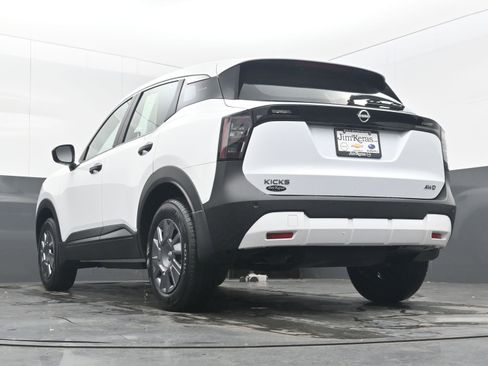 Certified 2025 Nissan Kicks S image 25