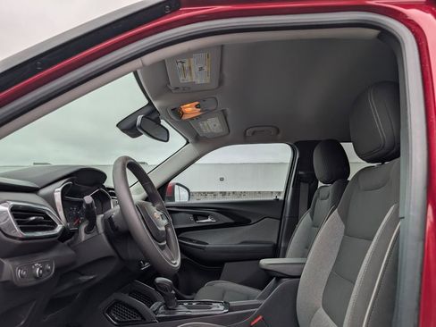 Used 2021 Chevrolet TrailBlazer LT w/ Convenience Package image 9