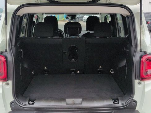 Used 2020 Jeep Renegade Altitude AWD/4WD image 6