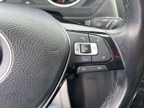 Used 2018 Volkswagen Tiguan SE image 19