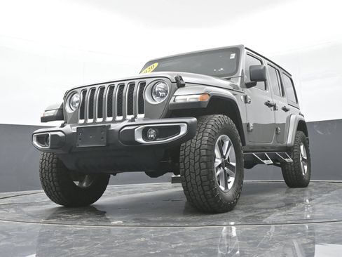 Used 2020 Jeep Wrangler Unlimited Sahara w/ Cold Weather Group AWD/4WD image 42