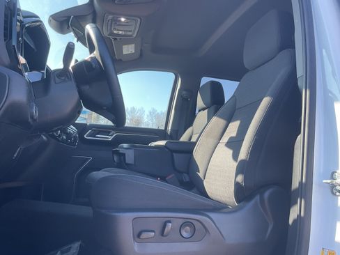 Certified 2025 Chevrolet Silverado 2500 LT w/ Convenience Package image 8