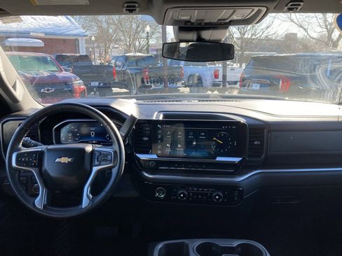 Used 2023 Chevrolet Silverado 1500 LT image 11