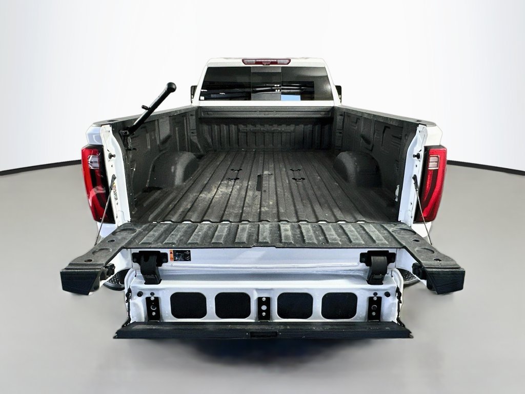 Used 2024 GMC Sierra 3500 Denali w/ Technology Package AWD/4WD image 24