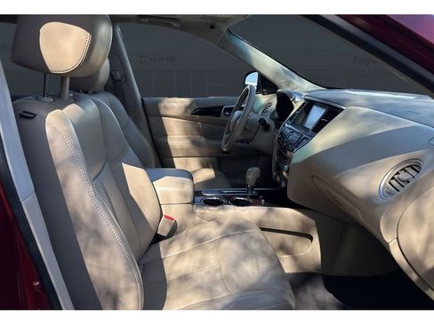 Used 2015 Nissan Pathfinder Platinum w/ Family Entertainment Package image 15