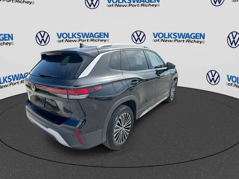 Certified 2025 Volkswagen Tiguan S w/ 18" Wheel Package FWD image 6