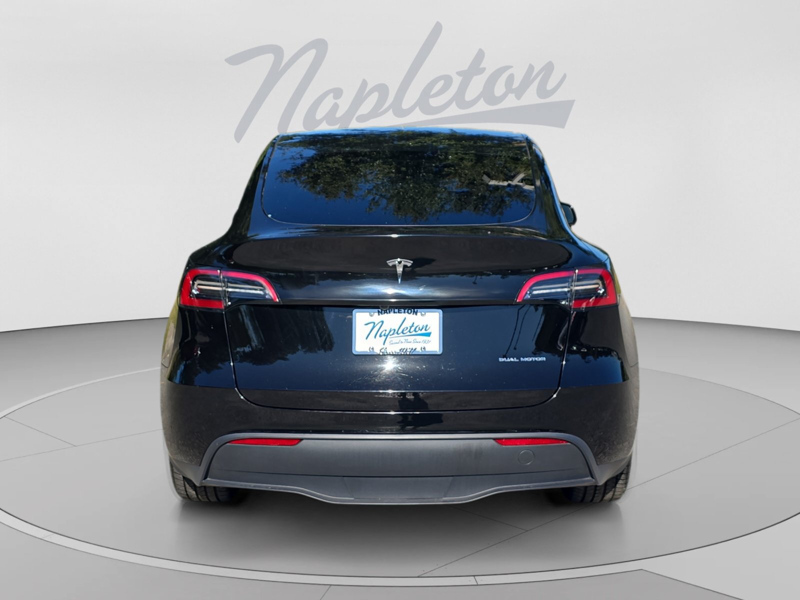 Used 2024 Tesla Model Y Long Range AWD/4WD image 4