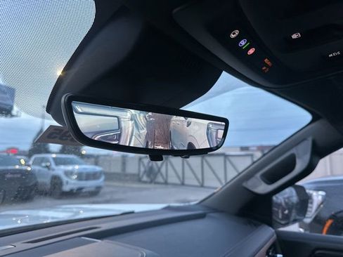 New 2025 GMC Yukon XL Denali w/ Denali Reserve Package image 16