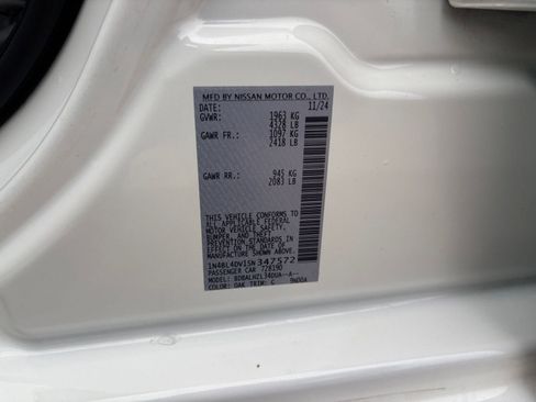 Used 2025 Nissan Altima 2.5 SV FWD image 29