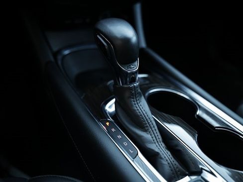 Used 2024 Chevrolet Malibu LT image 40