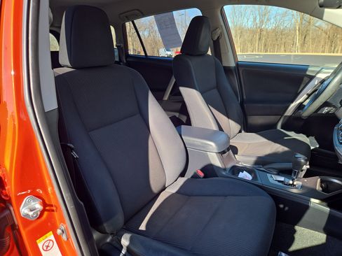 Used 2016 Toyota RAV4 LE image 21