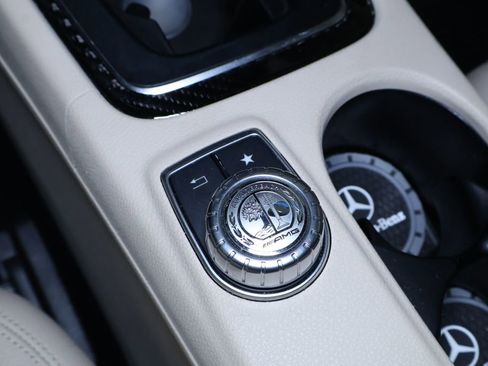 Used 2019 Mercedes-Benz GLA 250 4MATIC image 34