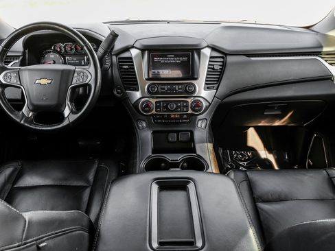 Used 2020 Chevrolet Suburban LT image 17