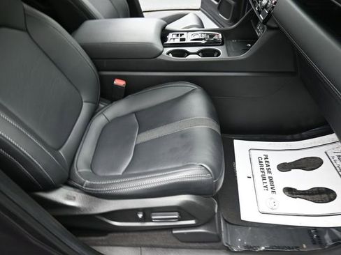Used 2023 Honda Pilot Touring image 28