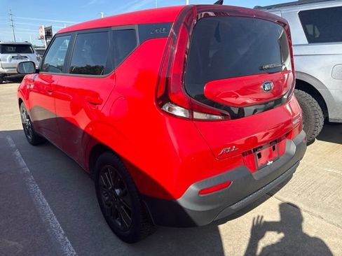 Used 2021 Kia Soul S FWD image 3