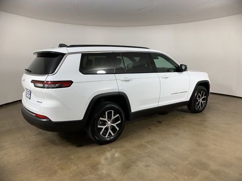 Used 2025 Jeep Grand Cherokee L Limited AWD/4WD image 6