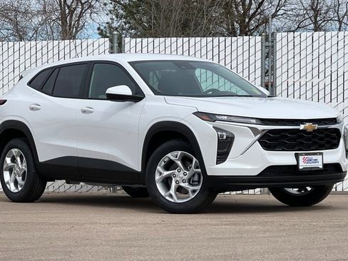 New 2026 Chevrolet Trax LS w/ LS Convenience Package image 2