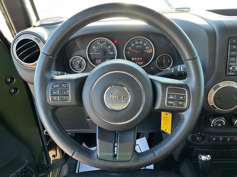 Used 2016 Jeep Wrangler Sahara image 19