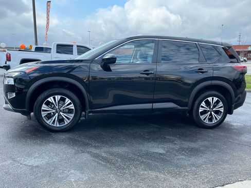 Used 2023 Nissan Rogue SV image 5