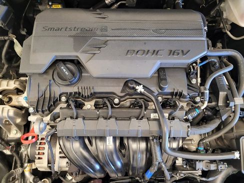 Used 2024 Hyundai Elantra SEL FWD image 30