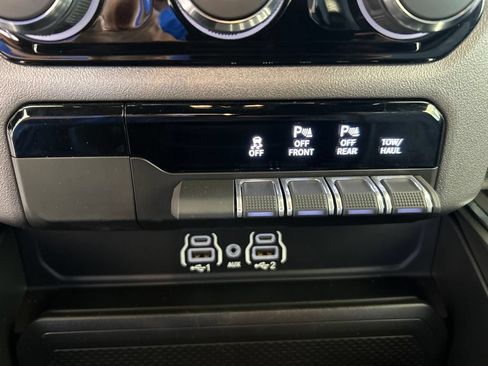 Used 2025 RAM 1500 Big Horn AWD/4WD image 47
