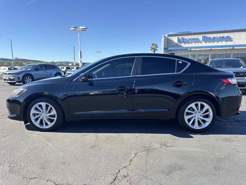 Used 2018 Acura ILX w/ Premium Package image 2