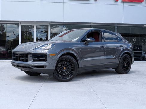Certified 2025 Porsche Cayenne Coupe AWD/4WD image 1