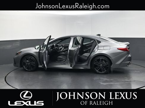Used 2025 Toyota Camry XSE FWD image 37