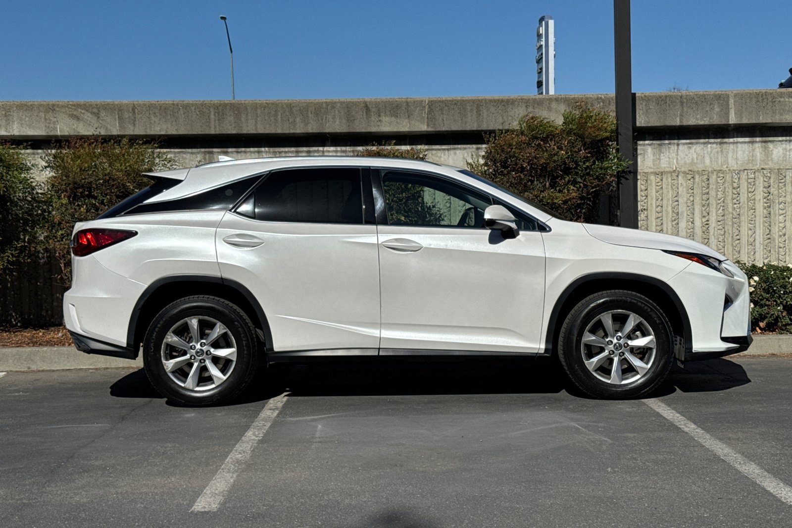 Used 2018 Lexus RX 350 AWD w/ Accessory Package image 3