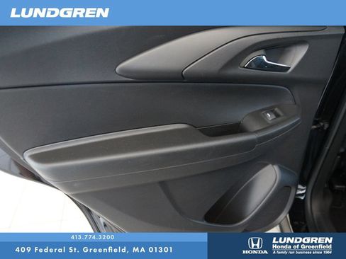 Used 2025 Chevrolet TrailBlazer LT AWD/4WD image 27