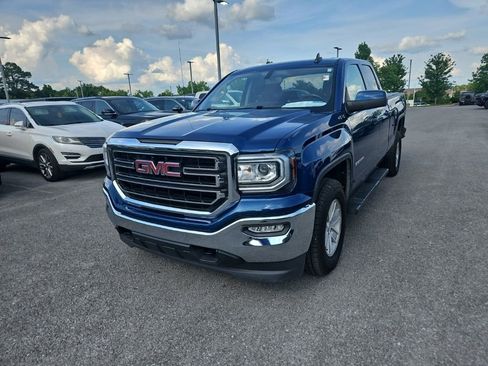 Used 2018 GMC Sierra 1500 SLE w/ SLE Value Package AWD/4WD image 3