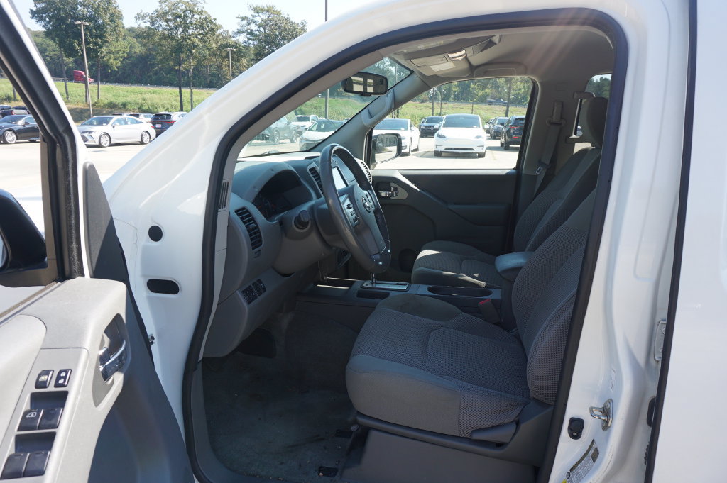 Used 2018 Nissan Frontier SV w/ Value Truck Package RWD image 2