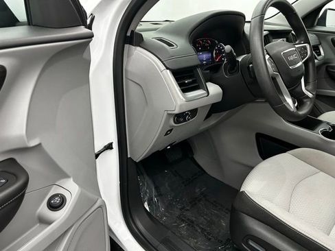 Used 2023 GMC Terrain SLE w/ Driver Convenience Package image 25