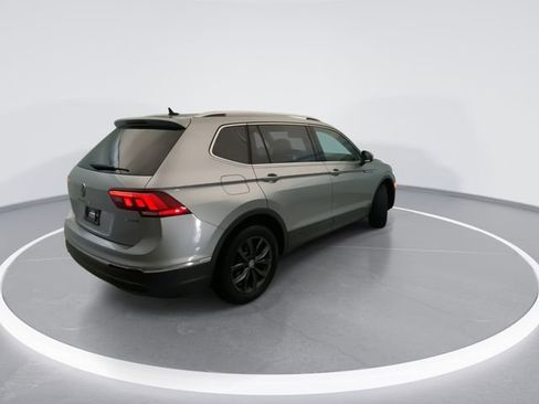 Used 2022 Volkswagen Tiguan SE AWD/4WD image 6