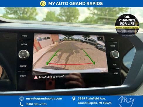 Used 2024 Volkswagen Taos SE w/ Panoramic Sunroof Package AWD/4WD image 22