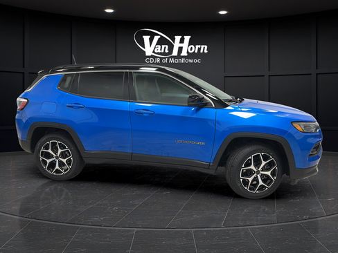 Used 2025 Jeep Compass Limited AWD/4WD image 8