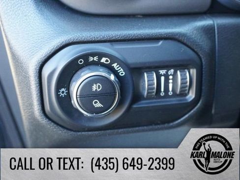 Used 2022 Jeep Gladiator Sport image 17