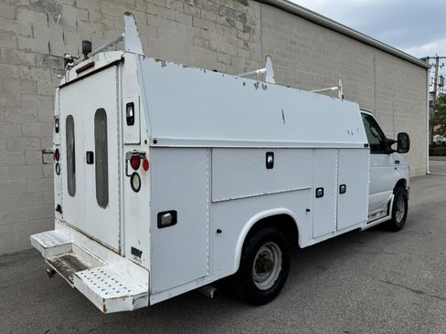 Used 2009 Ford E-350 and Econoline 350 Super Duty image 4