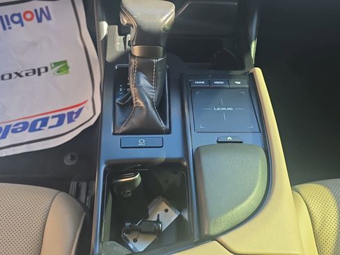 Used 2019 Lexus ES 350 w/ Premium Package image 13